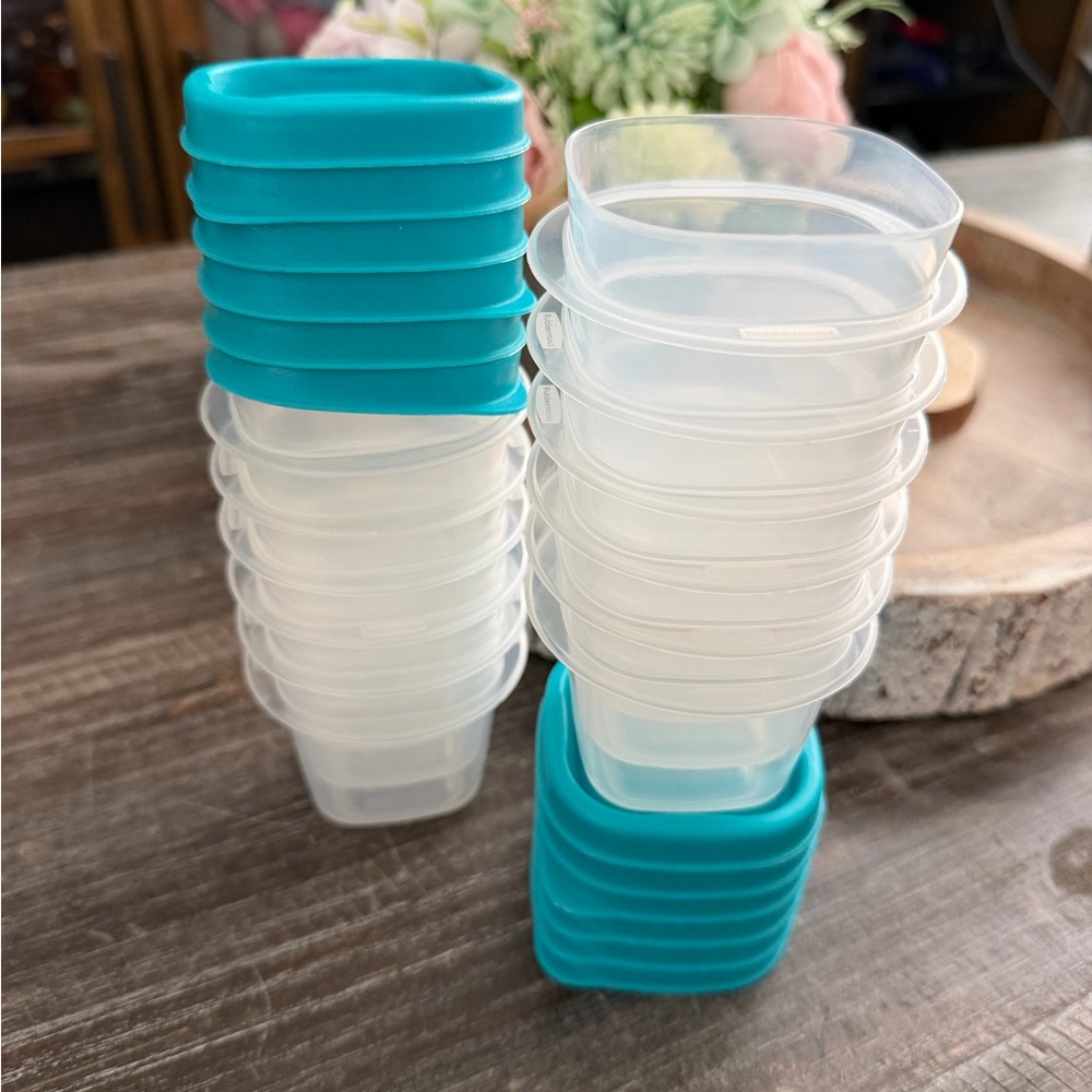 Rubbermaid Easy Find Lids Storage 12 pack .5 Cup